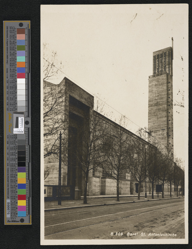 Hochmodern war die 1927 erbaute römisch-katholische Kirche St. Anton. Missfallen an ihrer Architektur drückte der Übername «Seelensilo» aus. Viele weitere Basler Kirchenneubauten beider Konfessionen experimentierten in den Folgejahren mit Beton als neuartigem Baumaterial.