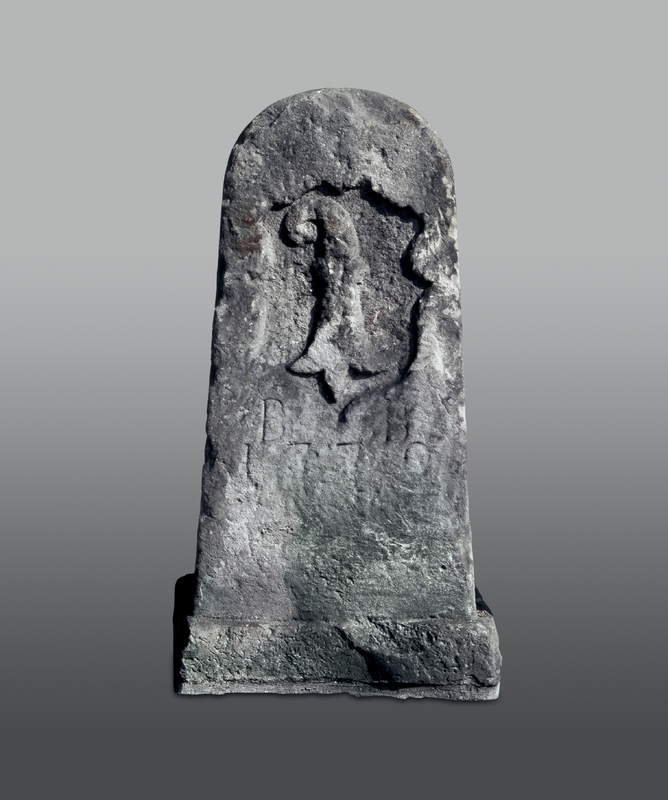 Um Grenzen festzusetzen und auf Dauer zu stellen, wurde in der Frühen Neuzeit auf zwei Verfahren zurückgegriffen. Zum einen wurden Grenzsteine wie der abgebildete gesetzt, der seit 1779 die Gemeindegrenze zwischen Kleinbasel und Kleinhüningen markierte. Zum anderen wurden Grenzprotokolle, Karten und Pläne erstellt, auf die bei häufig vorkommenden Grenzstreitigkeiten zurückgegriffen werden konnte.