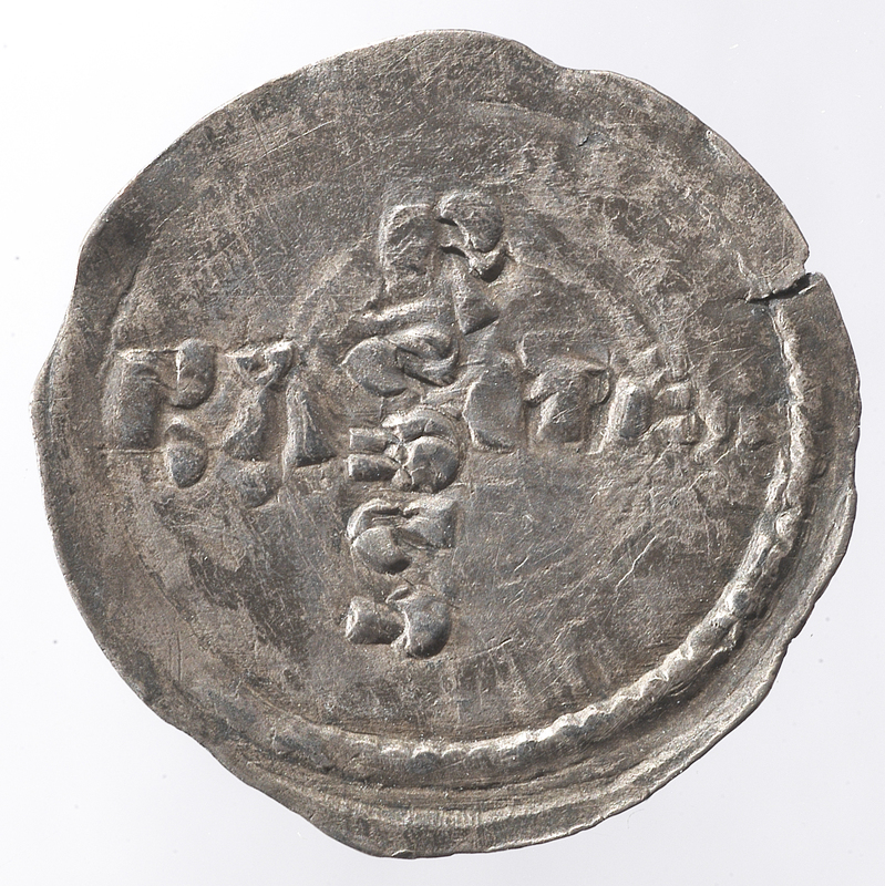Um 900 bis ca. 1006 prägten die Könige Münzen in Basel. Der letzte ostfränkische Karolinger, Ludwig IV. ‹das Kind›, ist für den ersten, in nur fünf Exemplaren bekannten Münztyp verantwortlich, der um ca. 900−911 datiert.