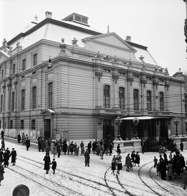 1875 wurde der Neubau des Stadttheaters am Steinenberg eingeweiht. Architekt war Johann Jakob Stehlin d. J.