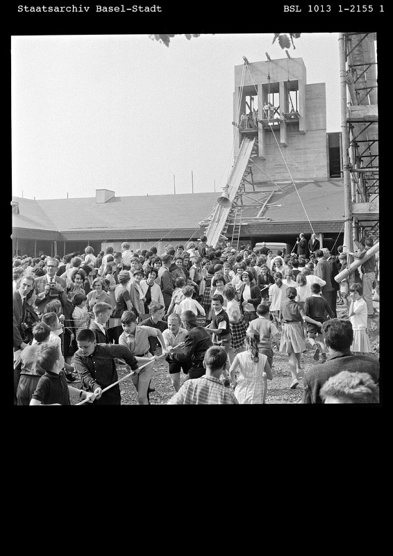 Kurz hintereinander erhielten die evangelisch-reformierten Kirchen Titus und Gellert ihre Glocken. Dank den für die Zeit typischen offenen Kirchtürmen war das Glockengeläut im weiten Umkreis zu hören.