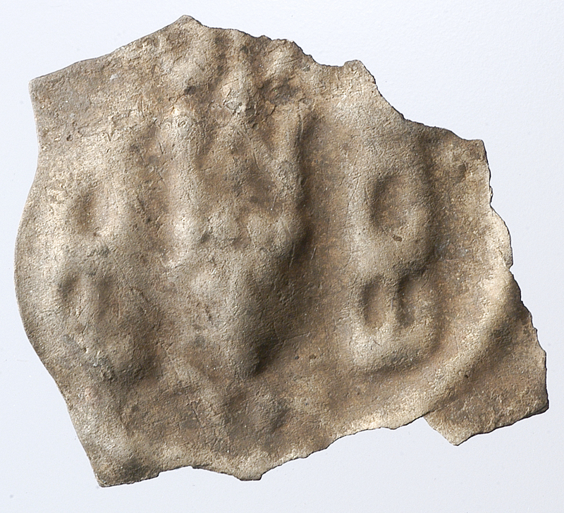 Die viereckigen, dünnen Münzen wurden in der zweiten Hälfte des 13. Jahrhunderts durch runde Pfennige schwankenden Gewichts ersetzt, die dann bis zur Münzreform von 1274 geprägt wurden. Dazu findet man in den Basler Annalen des Jahres 1274 den Eintrag: «König Rudolf von Habsburg führte eine neue Münze ein, versehen mit dem Zeichen des gekrönten Königs». Diese Beschreibung passt zu zwei bemerkenswerten, nun wieder viereckigen Pfennigen, die «eine gekrönte Königsbüste umrahmt von zwei Türmen» zeigen.
