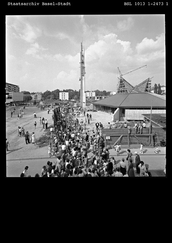 Kurz hintereinander erhielten die evangelisch-reformierten Kirchen Titus und Gellert ihre Glocken. Dank den für die Zeit typischen offenen Kirchtürmen war das Glockengeläut im weiten Umkreis zu hören.