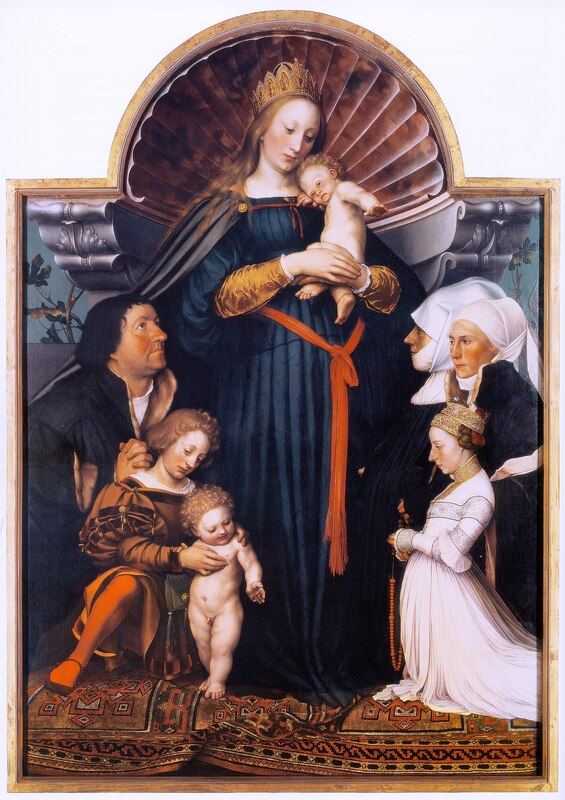 Der ehemalige Bürgermeister Jakob Meyer zum Hasen ließ sich und die Seinen in der Reformationszeit in Anbetung der Gottesmutter mit dem Jesuskind malen und bekannte sich damit demonstrativ zum alten Glauben. Das Bild spiegelt die Aufwertung der Ehe, zeigt es doch neben der zweiten auch die verstorbene erste Ehefrau Meyers, beide erkennbar an den üblichen Kopfbedeckungen verheirateter Frauen. Viel weniger zurückhaltend gekleidet als die Eltern sind die Kinder. Der bereits verstorbene Sohn trägt einen modischen Leibrock und rote Samtstrümpfe, die Tochter ein Kleid mit aufwendiger (Gold-)Stickerei am Kragen. Die Kernfamilie ist damit komplett und partizipiert am Glanz der Heiligen (Kemperdick 2016). Die Differenz der Geschlechter zeigt sich nicht nur in der Kleidung und Gruppierung, sondern auch in den Gebetsketten, einem Accessoire aller drei Frauen. Der Vater ist als Oberhaupt der Familie dadurch akzentuiert, dass er allein den Blick nach oben richtet.