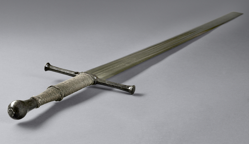 Das Schwert stammt sehr wahrscheinlich aus der Zeit der Habsburger Reichsvögte, bei denen das Blutgericht in Basel von 1286 bis 1386 lag. Später verfügte der Rat über das Hochgericht. Ob das Schwert nur die Macht des Richters symbolisierte oder auch bei Enthauptungen eingesetzt wurde, ist ungewiss. Auf jeden Fall war es ein wichtiges Symbol weltlicher Macht.
