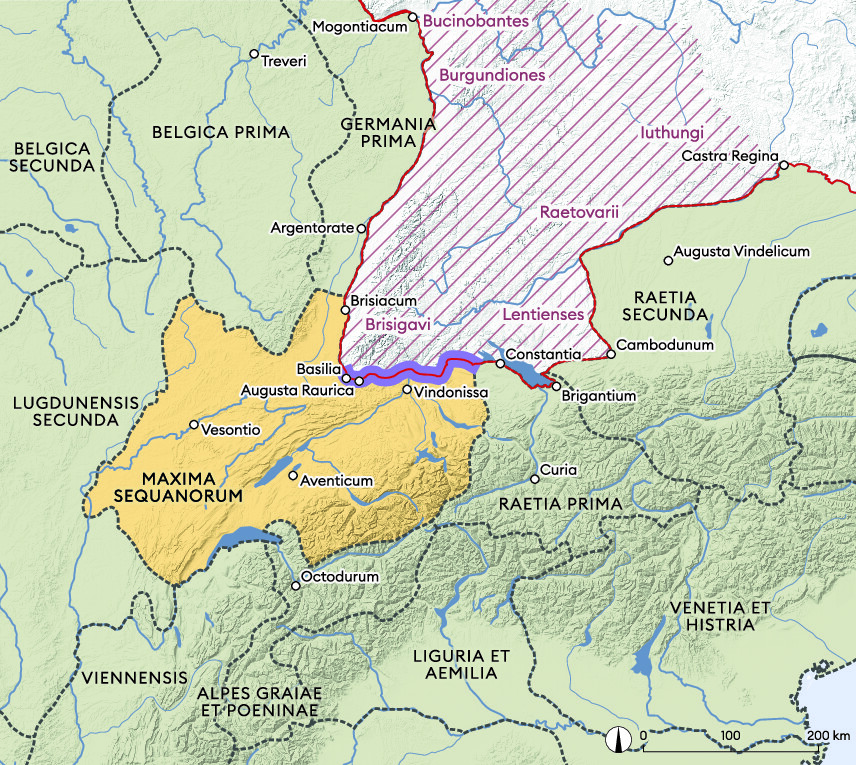 Die spätrömische Provinzeinteilung nördlich der Alpen und das angenommene alamannische Siedlungsgebiet. Die Provinz Maxima Sequanorum entstand im Jahr 297 durch Aufteilung der ehemaligen Provinz Germania Superior im Rahmen der Verwaltungs- und Militärreformen unter Kaiser Diokletian. Sie war in vier Regionen unterteilt: Die civitas Vesontiensium (Hauptort Besançon), die civitas Helvetiorum (Avenches),die Colonia Iulia Equestris (Nyon) und die Colonia Augusta Raurica (Augst/Kaiseraugst).